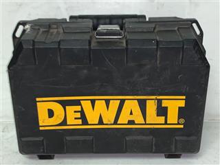 DeWalt D26441 1/4 Sheet Heavy Duty Palm Sander w/ original case